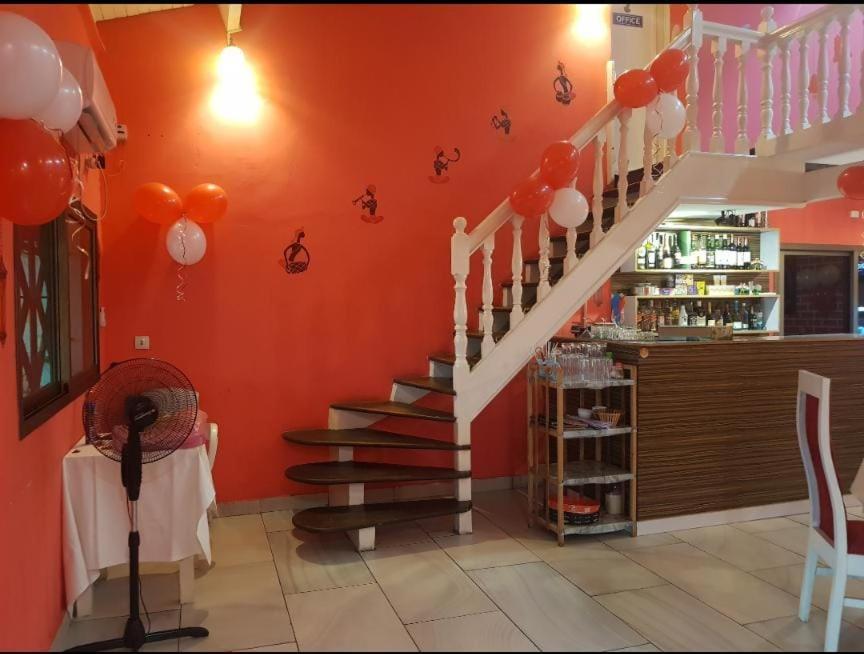 Namaste Hotel & Restaurant Libreville Exterior photo