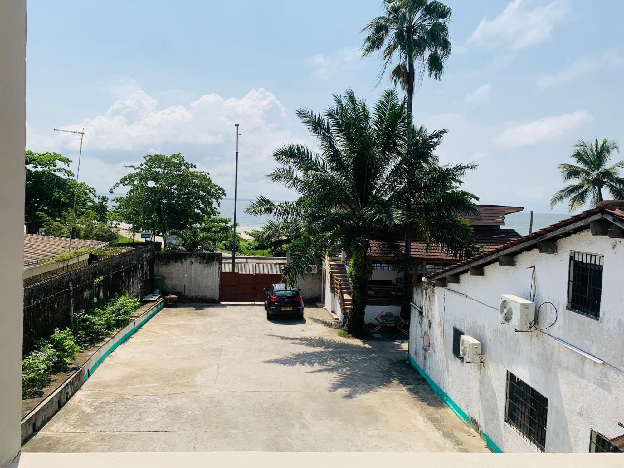 Namaste Hotel & Restaurant Libreville Exterior photo